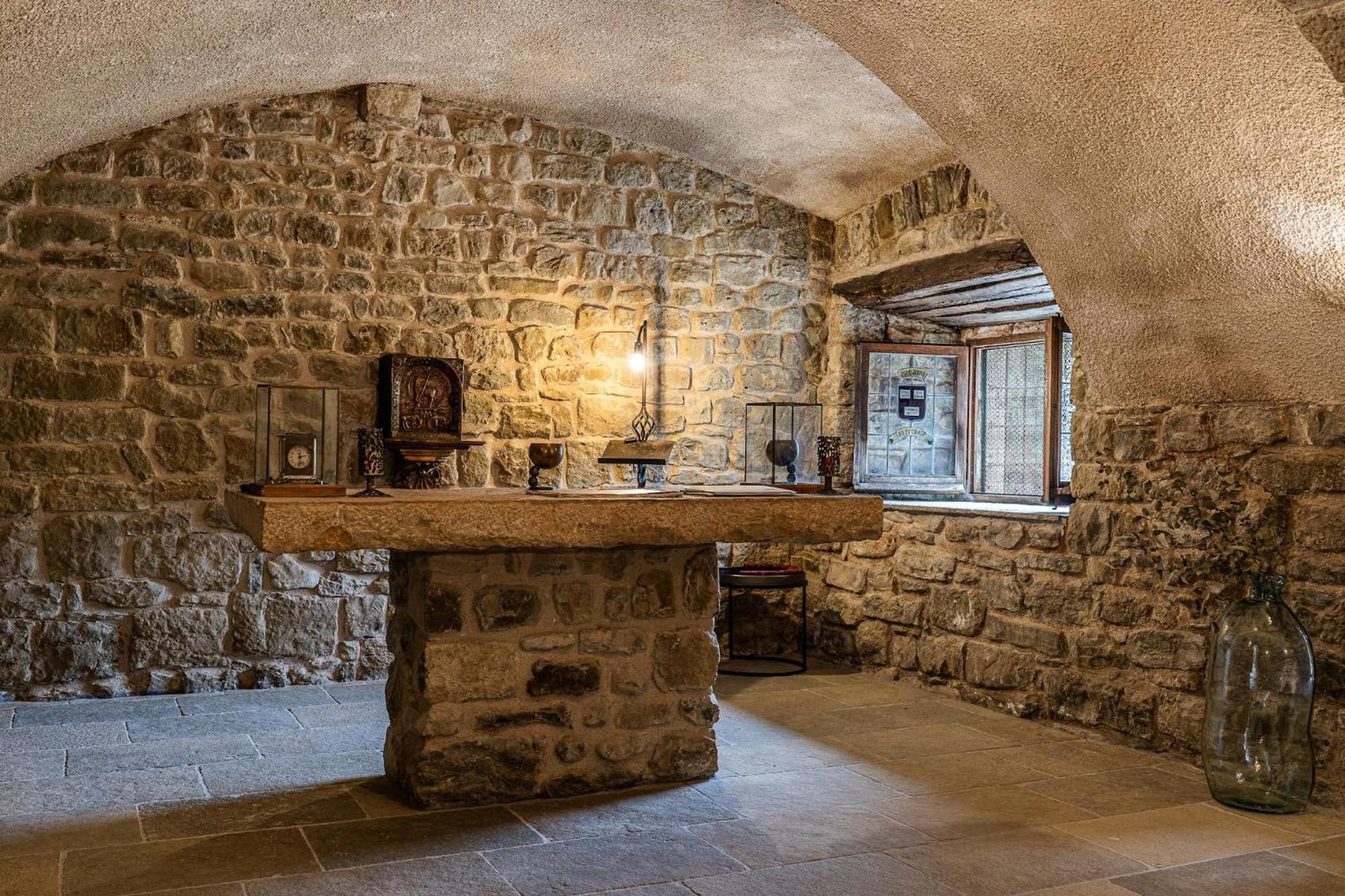 Villa Castell In Girona à Sant Miquel de Campmajor Extérieur photo