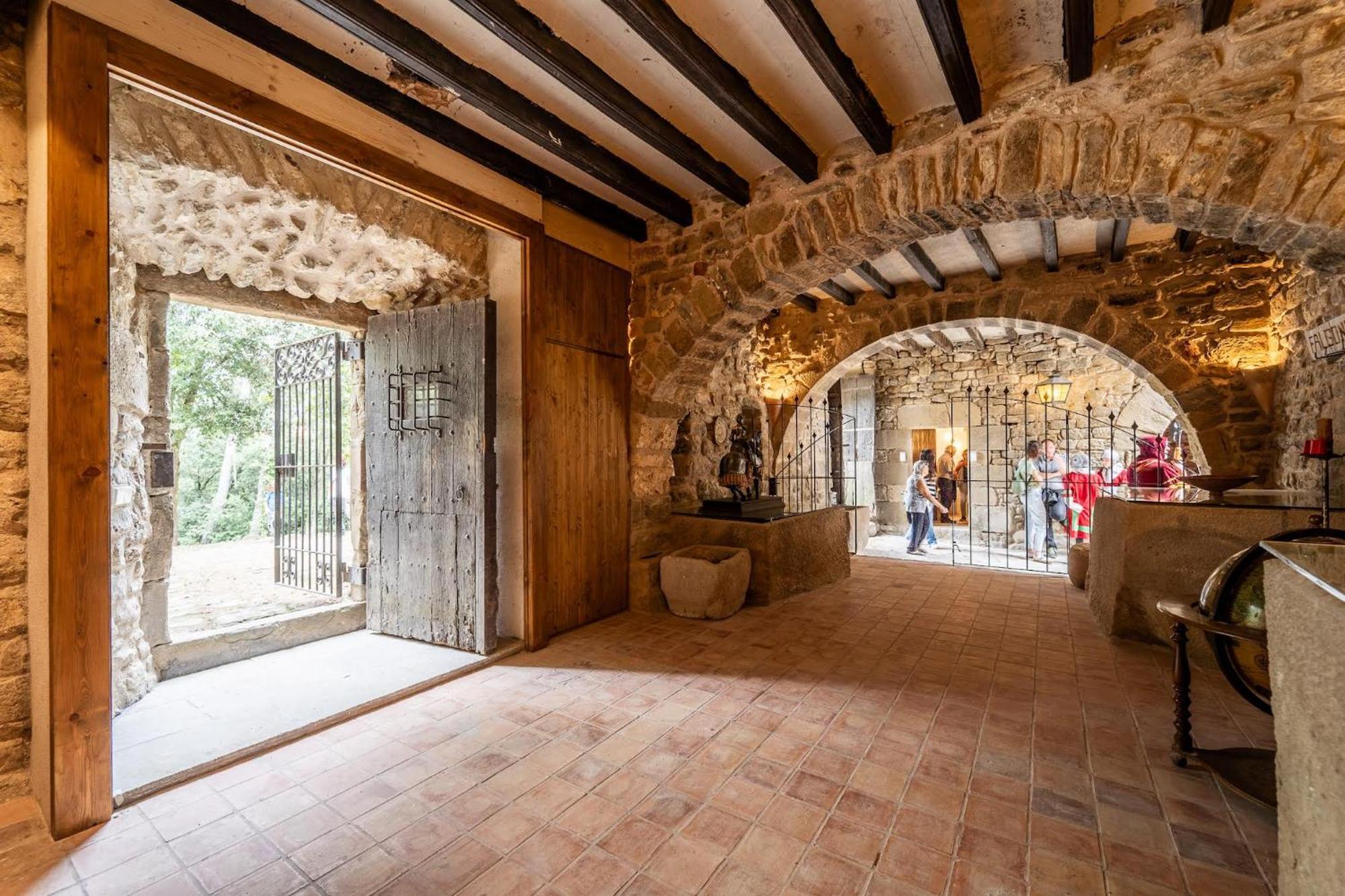 Villa Castell In Girona à Sant Miquel de Campmajor Extérieur photo